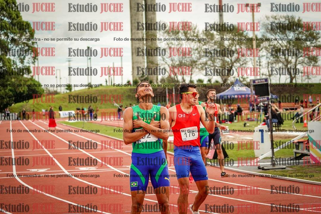 Fotos de los 800 m llanos de varones - FINAL