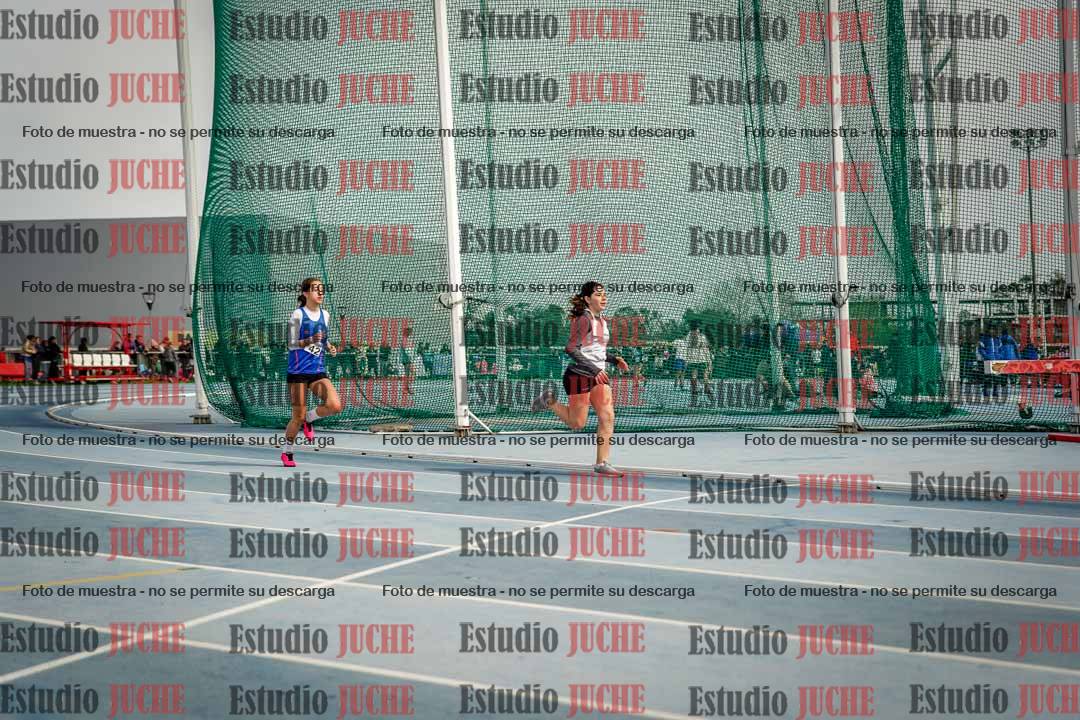 Fotos de los 800 m llanos de mujeres - U14