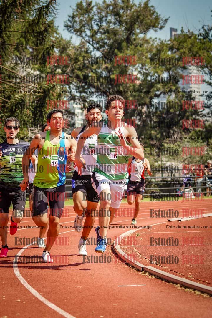 Fotos de los 800 m llanos de varones