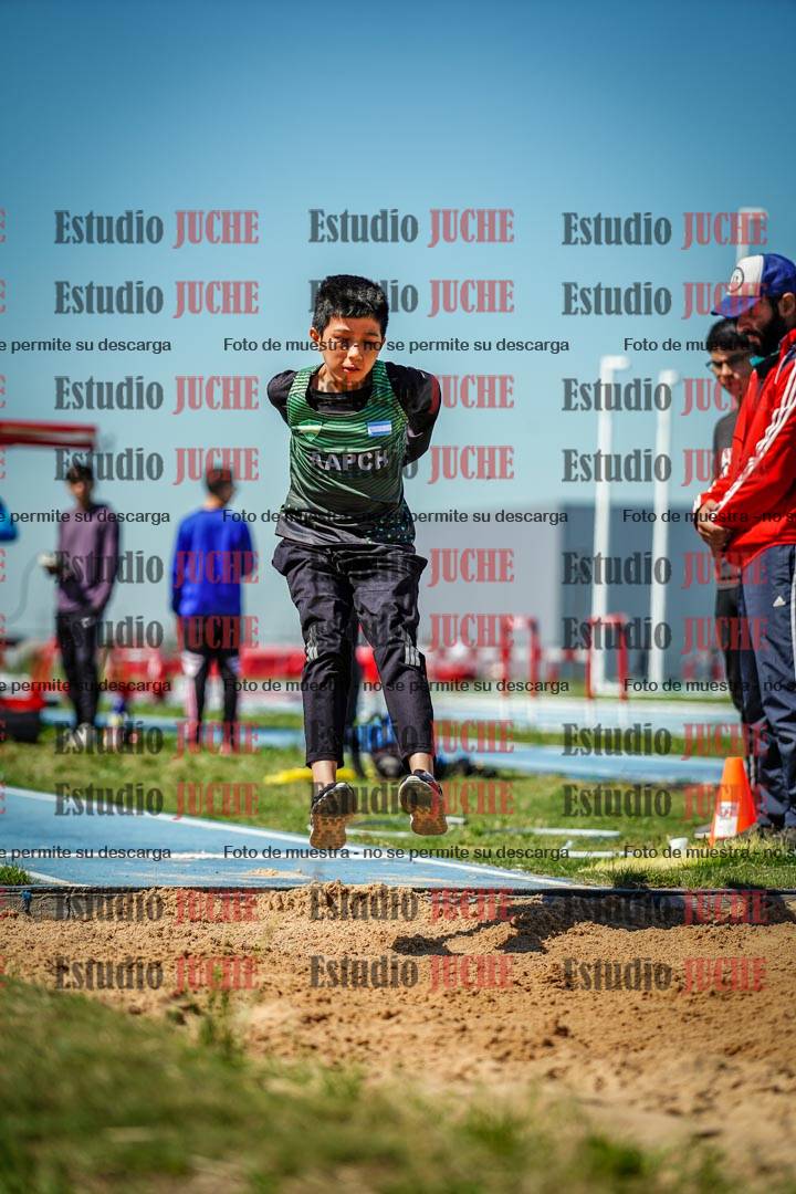 Fotos del salto en largo de varones - U12