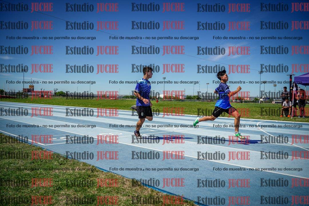 Fotos de los 80 m llanos de varones