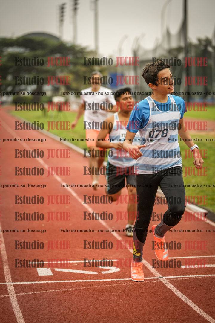 Fotos de los 800 m llanos de varones