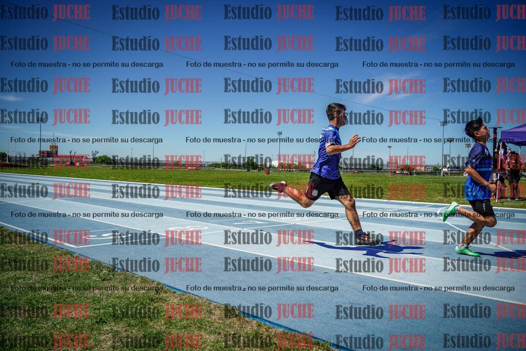 Fotos de los 80 m llanos de varones