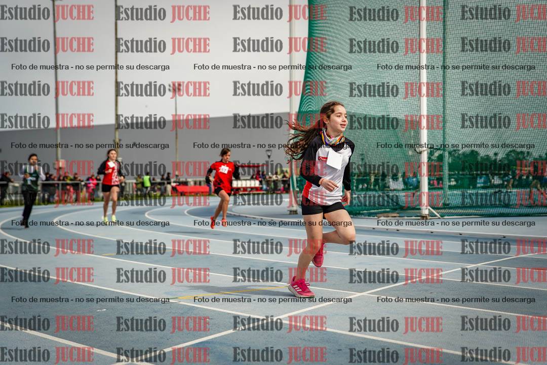 Fotos de los 800 m llanos de mujeres - U14