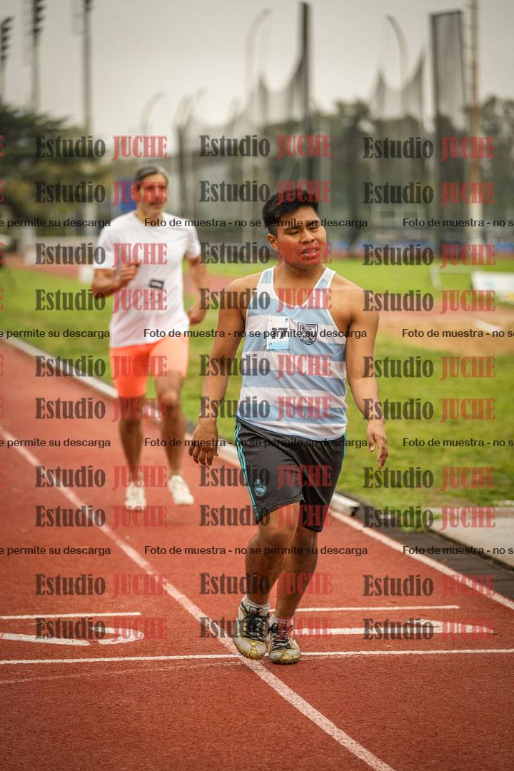 Fotos de los 800 m llanos de varones