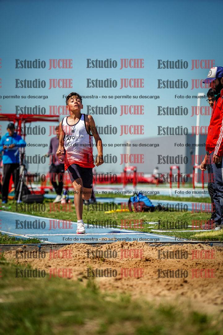 Fotos del salto en largo de varones - U12