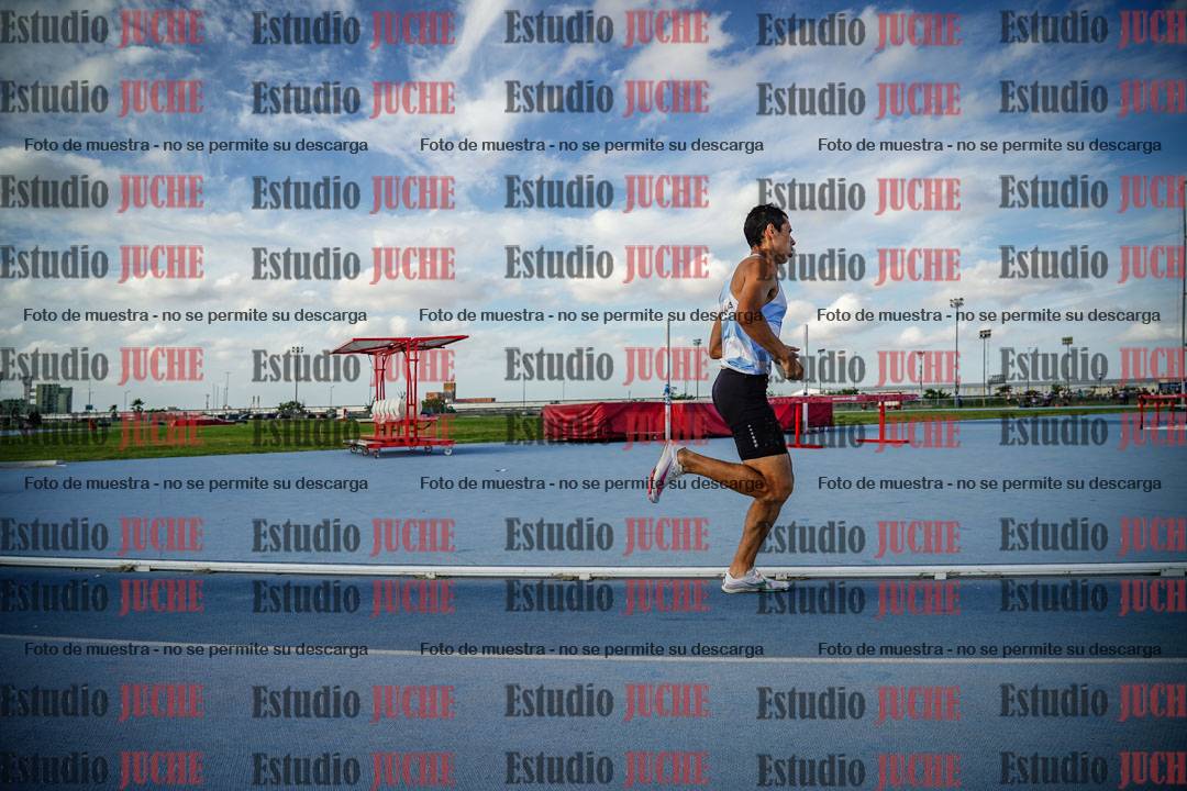 Fotos de los 800 m llanos de varones