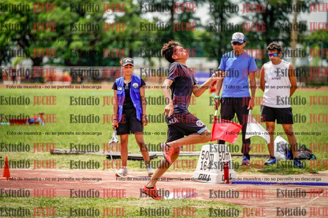Fotos del salto en largo de varones