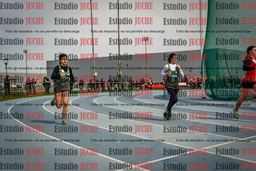 Fotos de los 800 m llanos de mujeres - U14