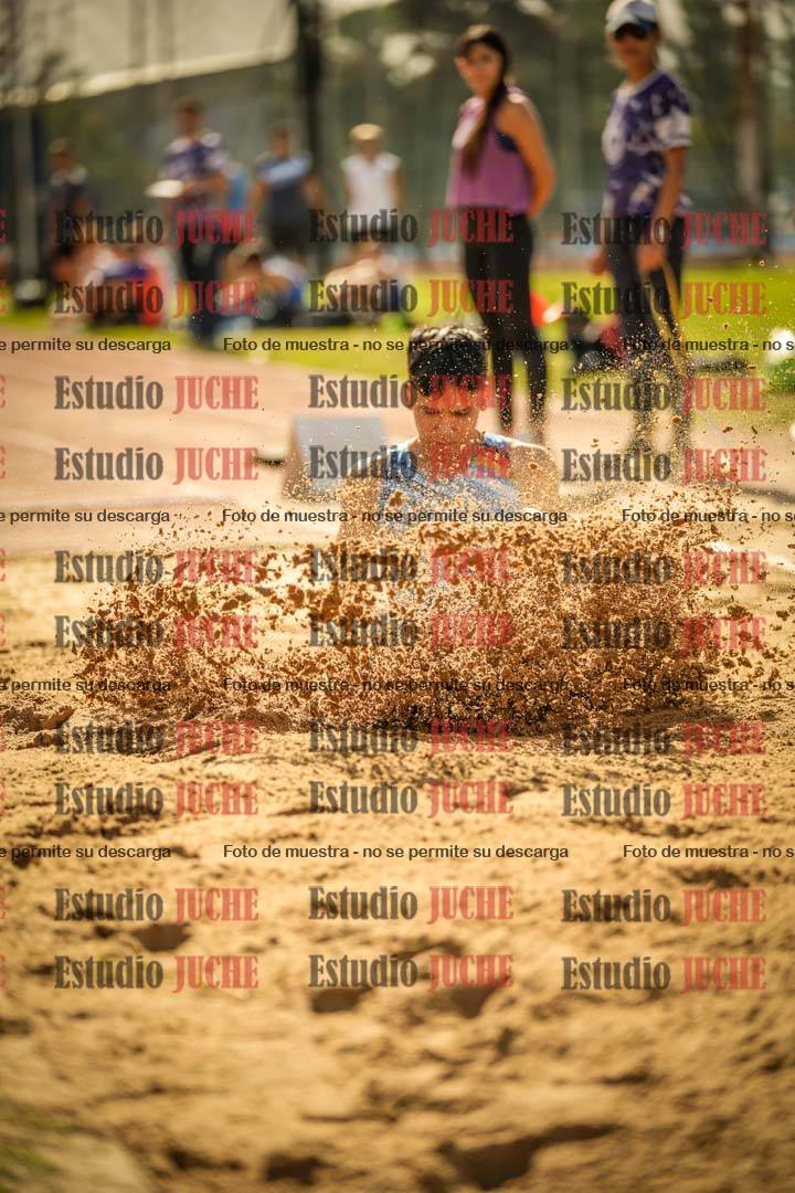 Fotos del salto en largo de varones