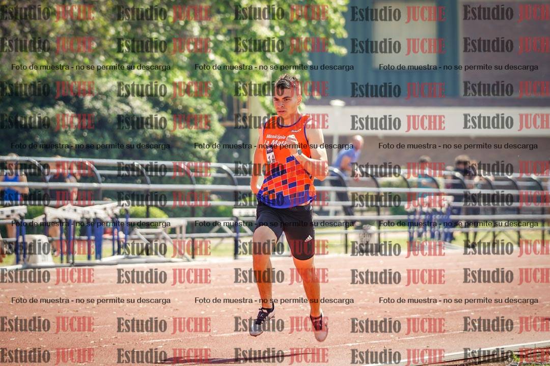 Fotos de los 800 m llanos de varones