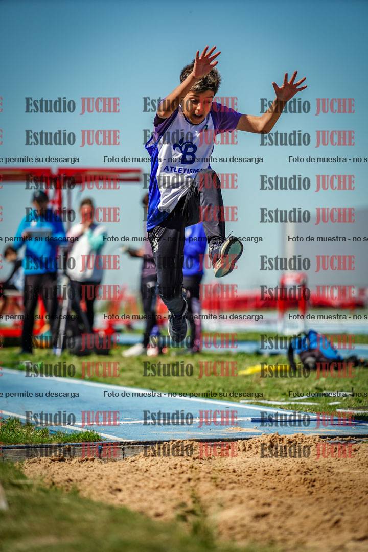 Fotos del salto en largo de varones - U12