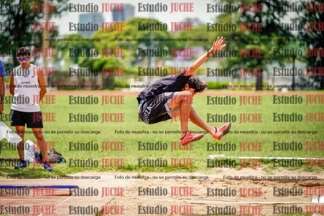 Fotos del salto en largo de varones