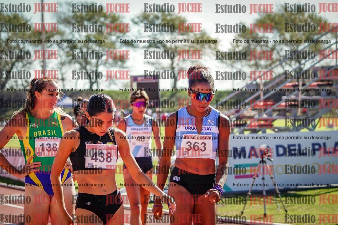Fotos de algunos extras y podios del día 2