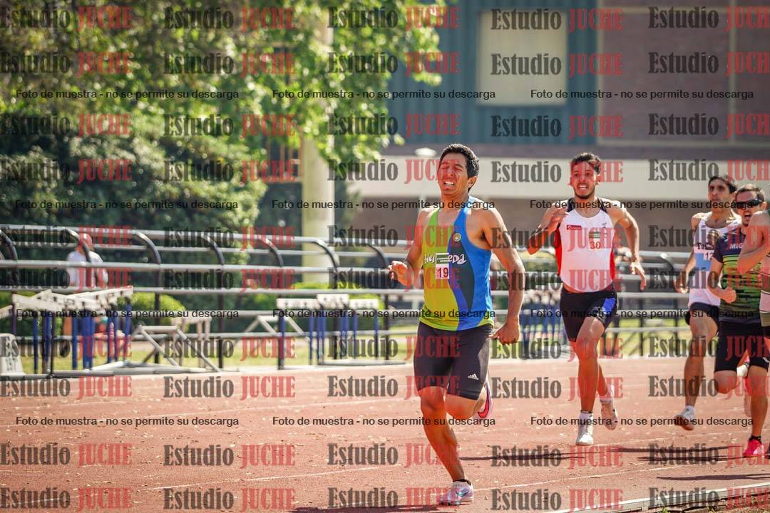 Fotos de los 800 m llanos de varones