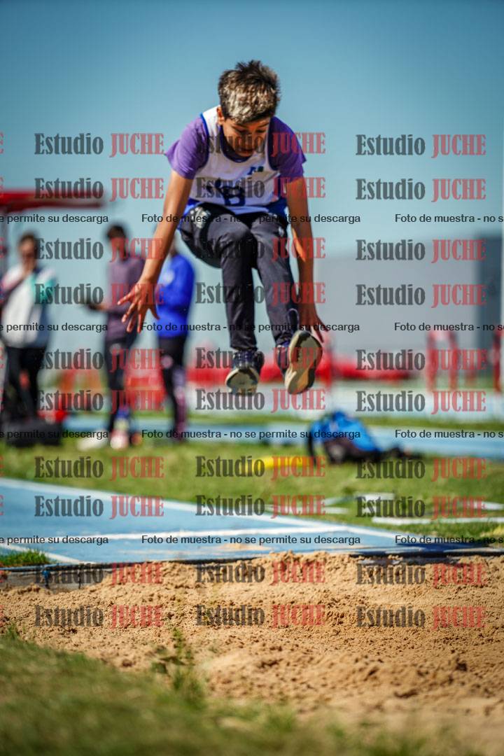 Fotos del salto en largo de varones - U12