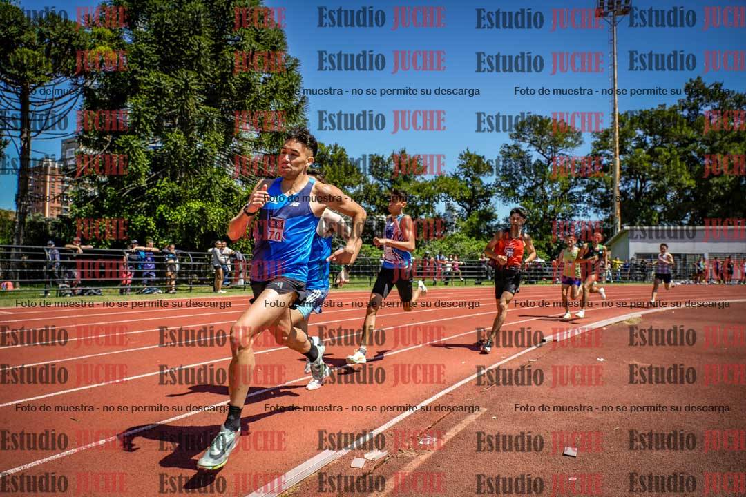 Fotos de los 800 m llanos de varones