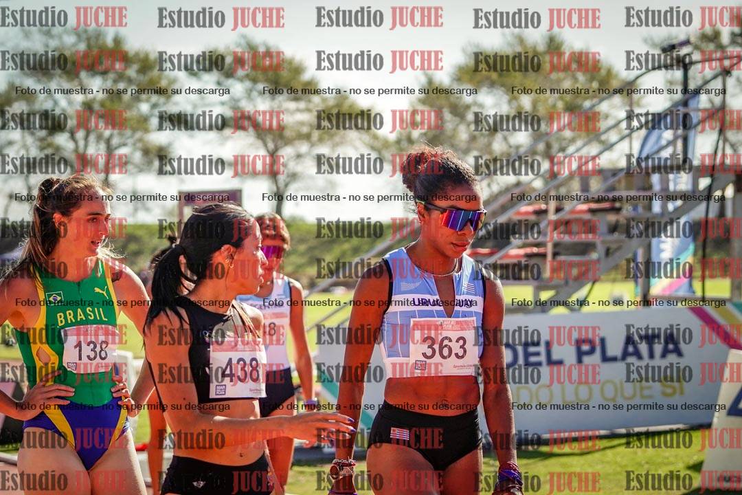 Fotos de algunos extras y podios del día 2
