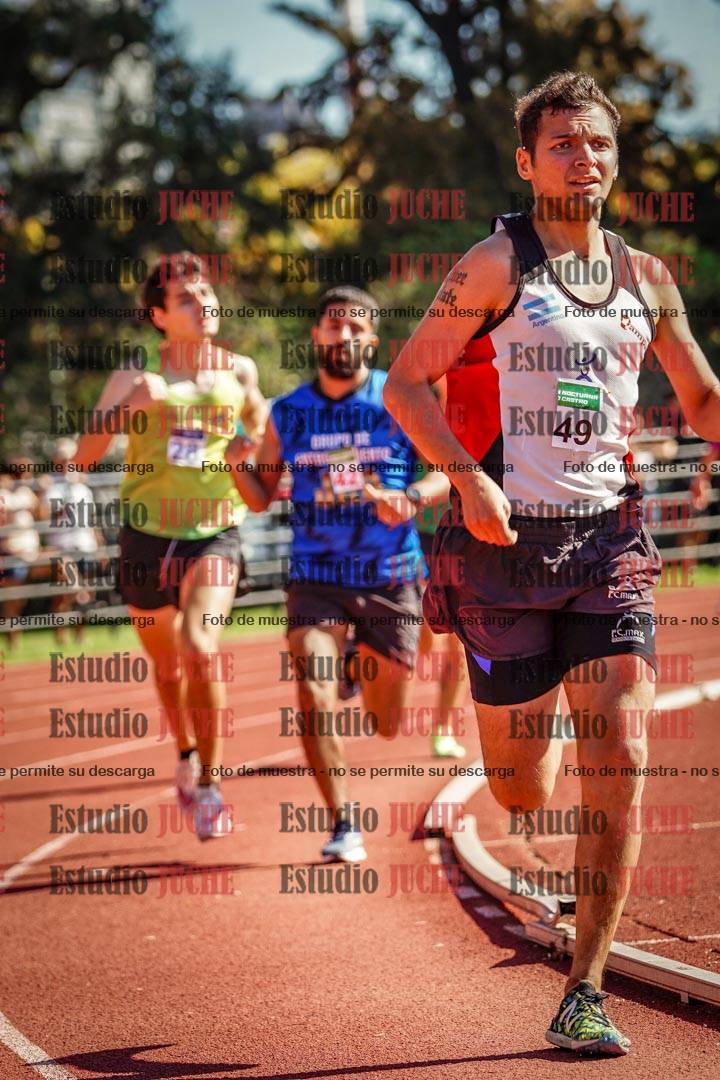 Fotos de los 800 m llanos de varones
