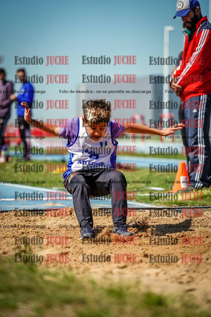 Fotos del salto en largo de varones - U12