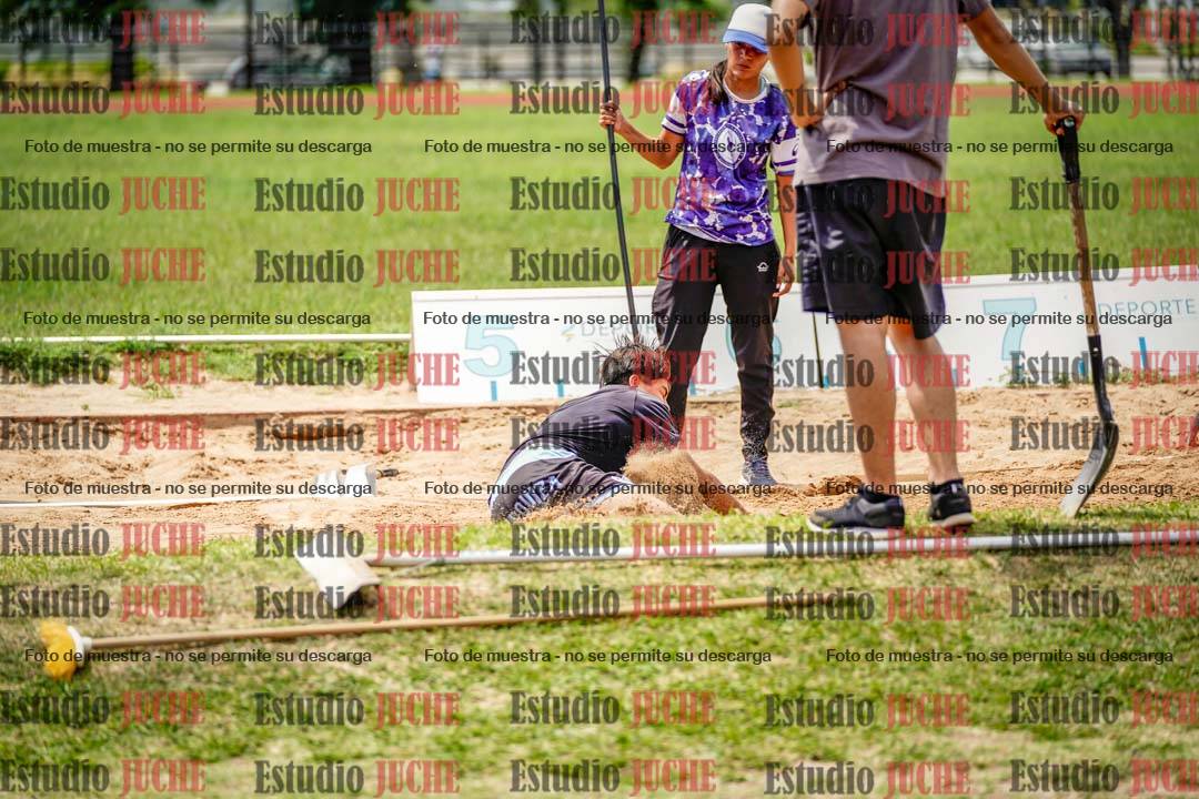 Fotos del salto en largo de varones