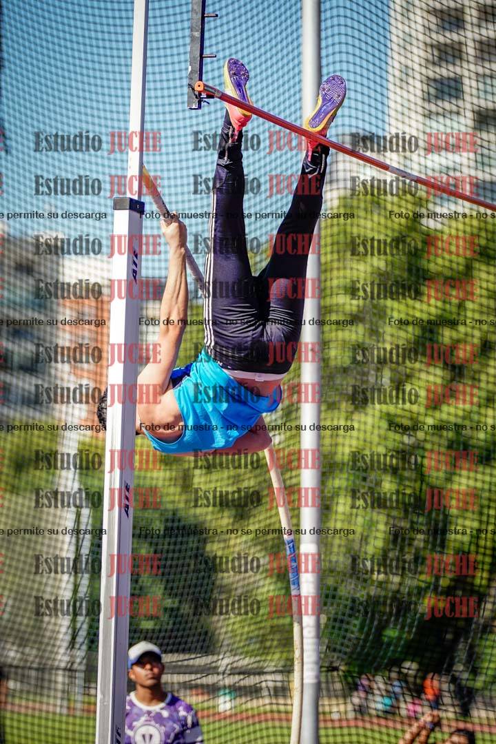 Fotos del salto triple de mujeres y varones