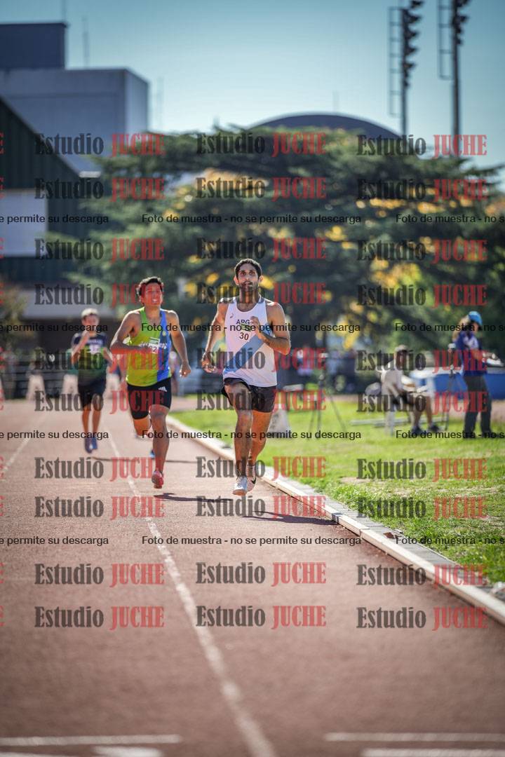 Fotos de los 800 m llanos de varones
