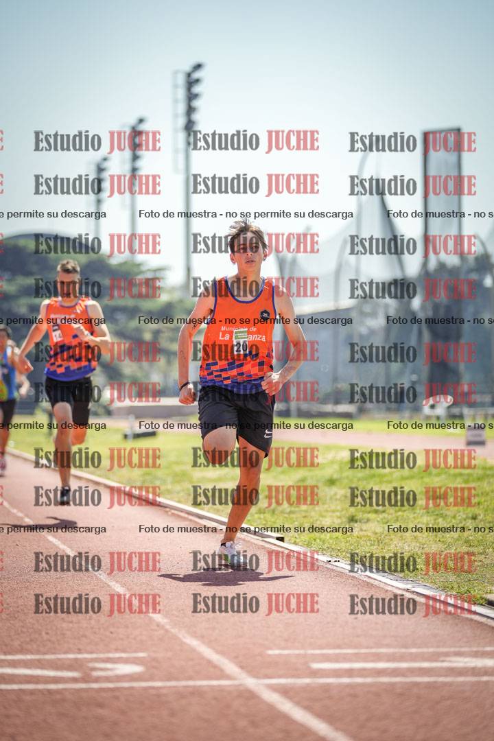 Fotos de los 800 m llanos de varones
