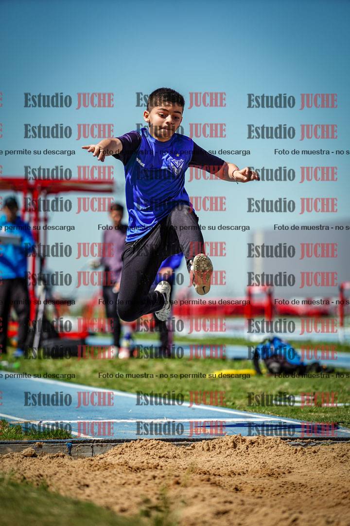 Fotos del salto en largo de varones - U12