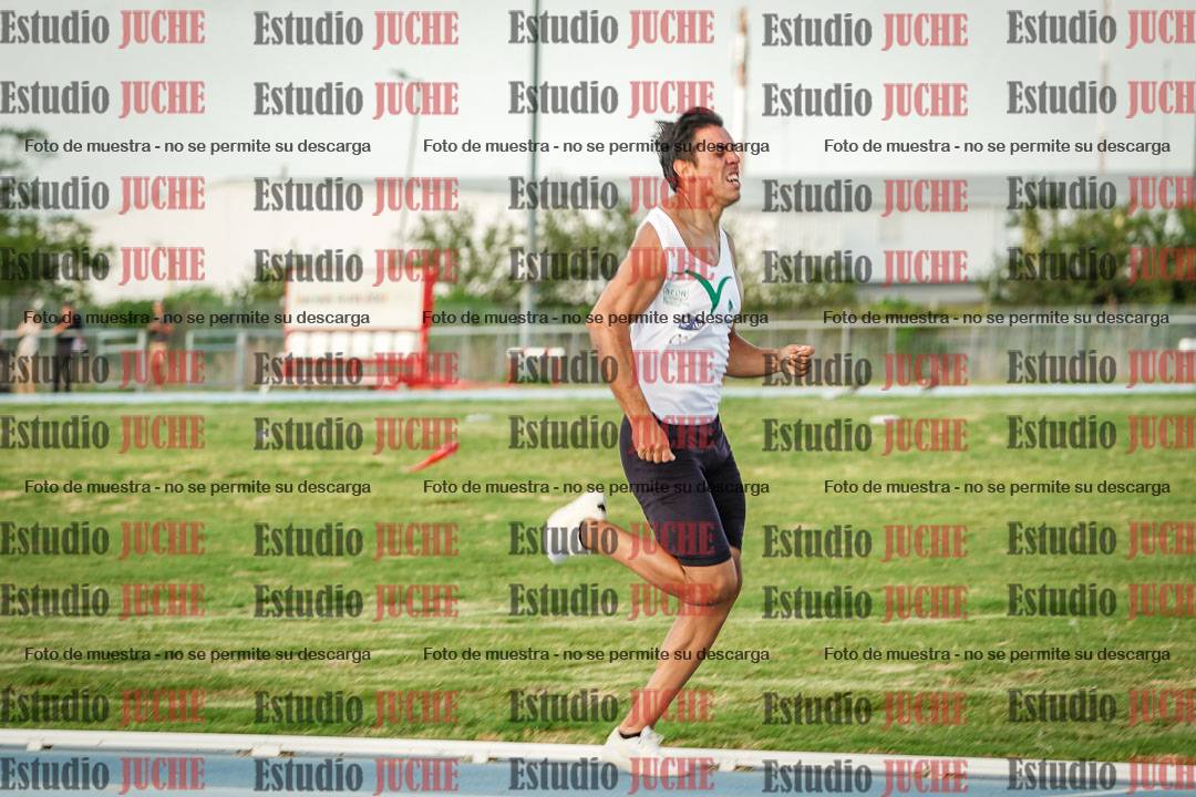 Fotos de los 800 m llanos de varones