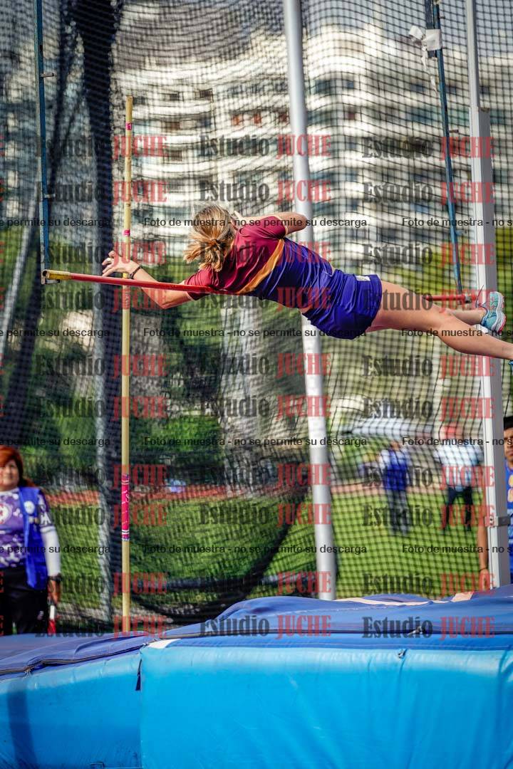 Fotos del salto con garrocha de mujeres y varones