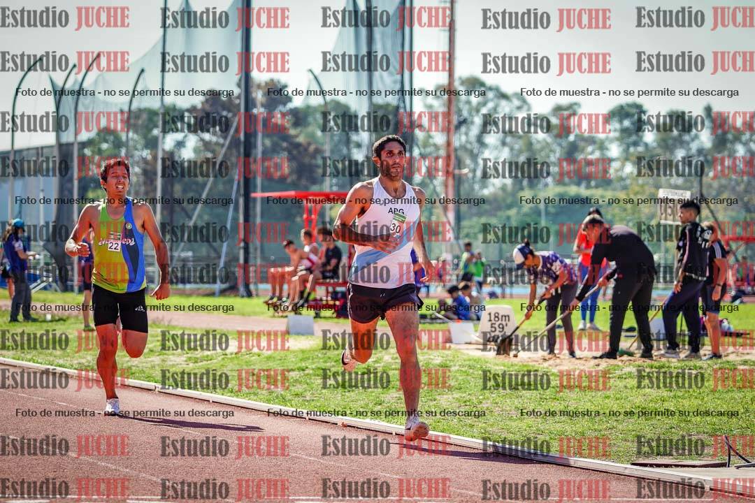 Fotos de los 800 m llanos de varones