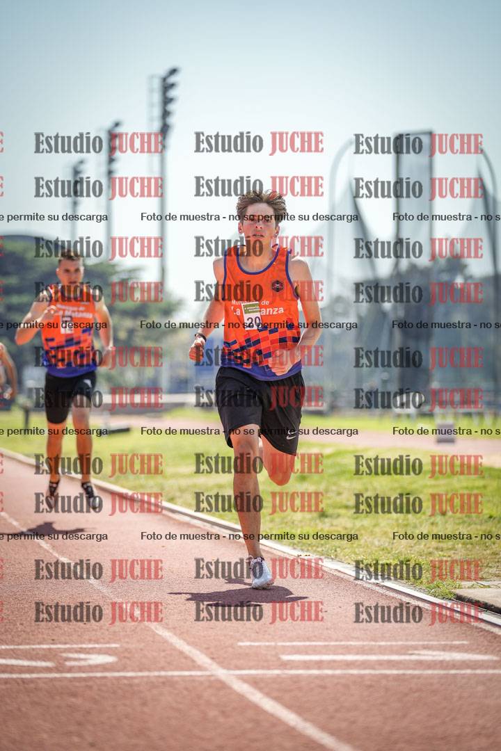 Fotos de los 800 m llanos de varones