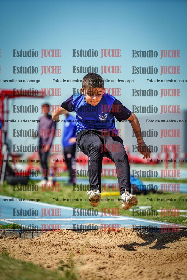 Fotos del salto en largo de varones - U12