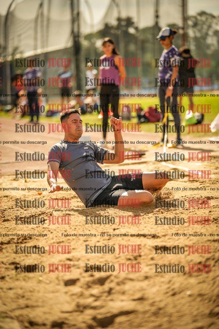 Fotos del salto en largo de varones