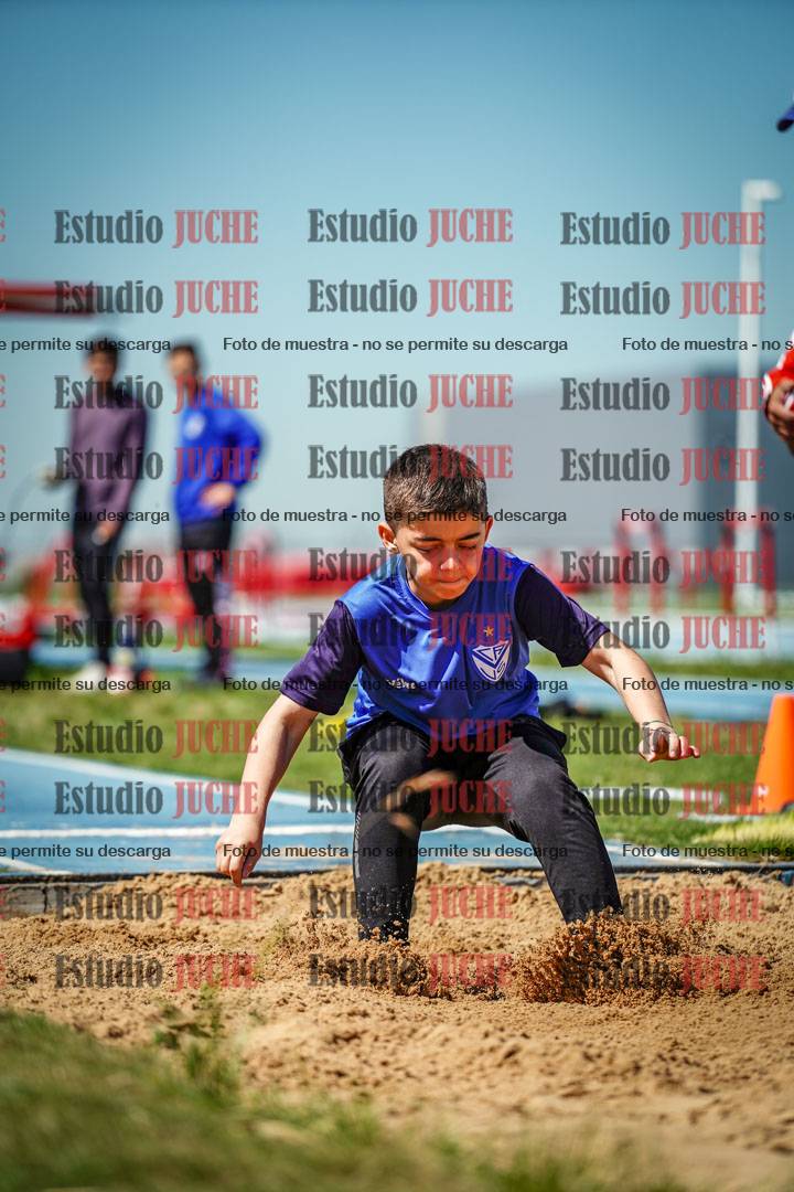 Fotos del salto en largo de varones - U12