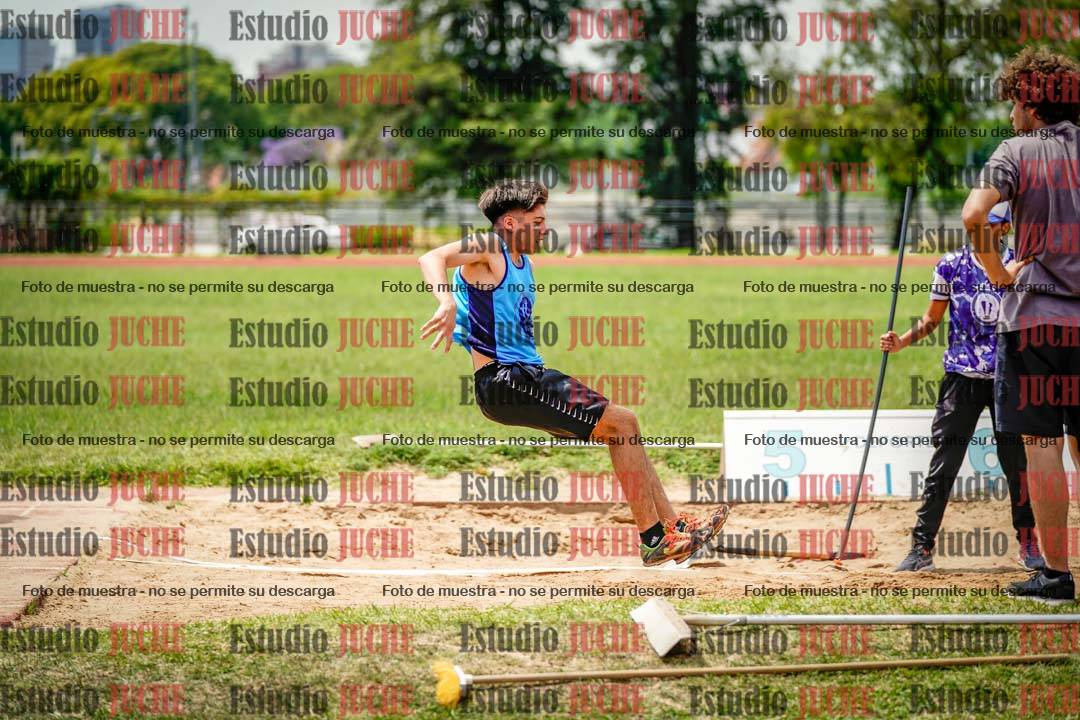 Fotos del salto en largo de varones