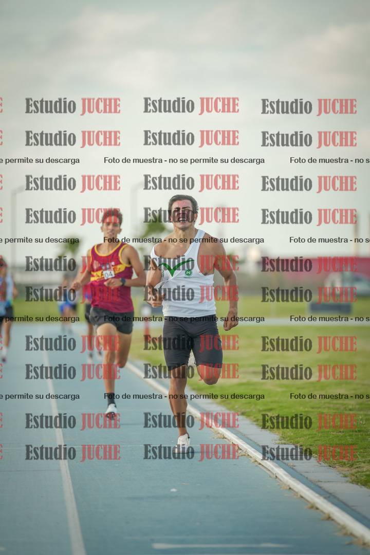 Fotos de los 800 m llanos de varones