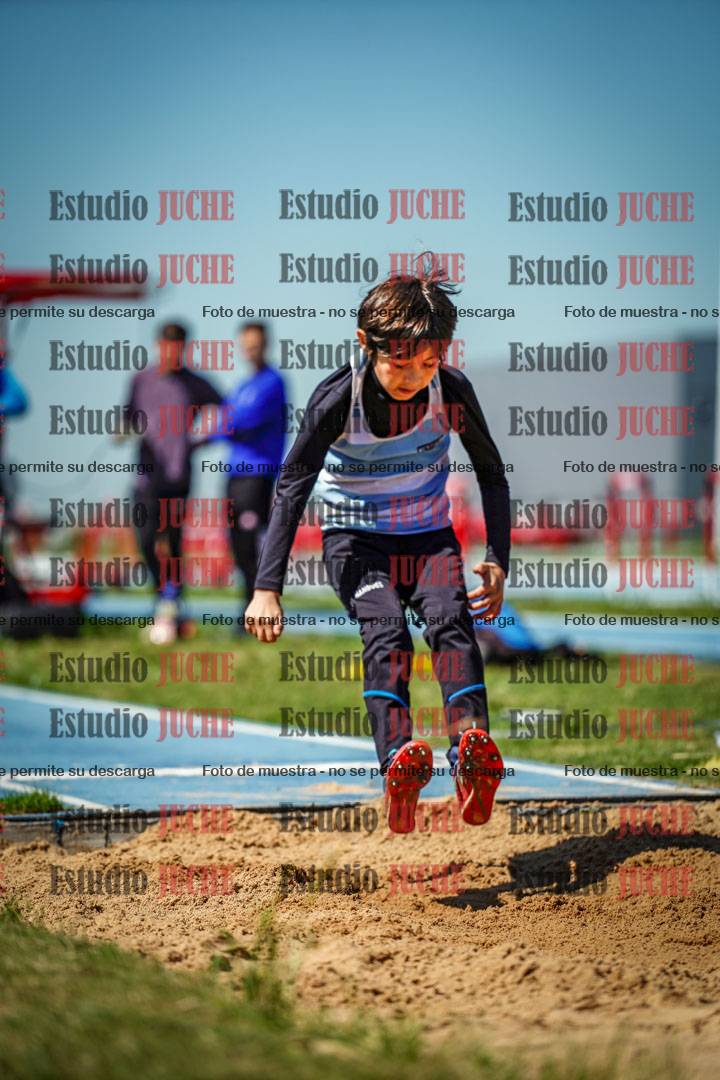 Fotos del salto en largo de varones - U12