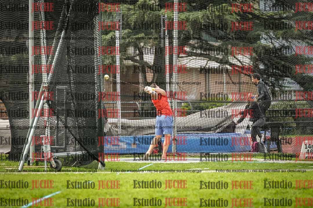 Fotos del lanzamiento de martillo de varones