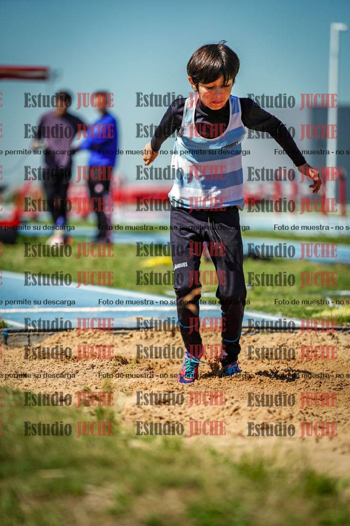 Fotos del salto en largo de varones - U12