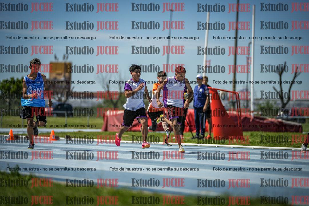 Fotos de los 80 m llanos de varones