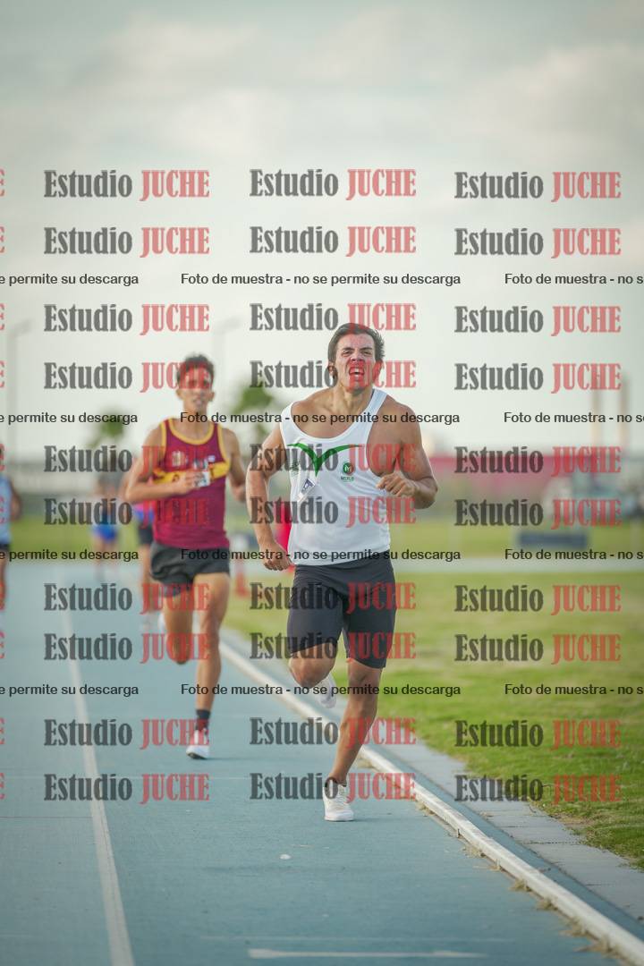 Fotos de los 800 m llanos de varones