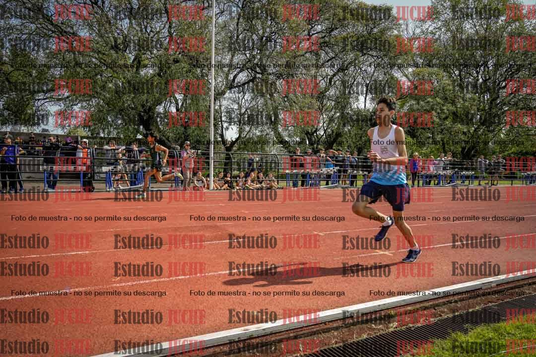 Fotos de los 80 m llanos de varones
