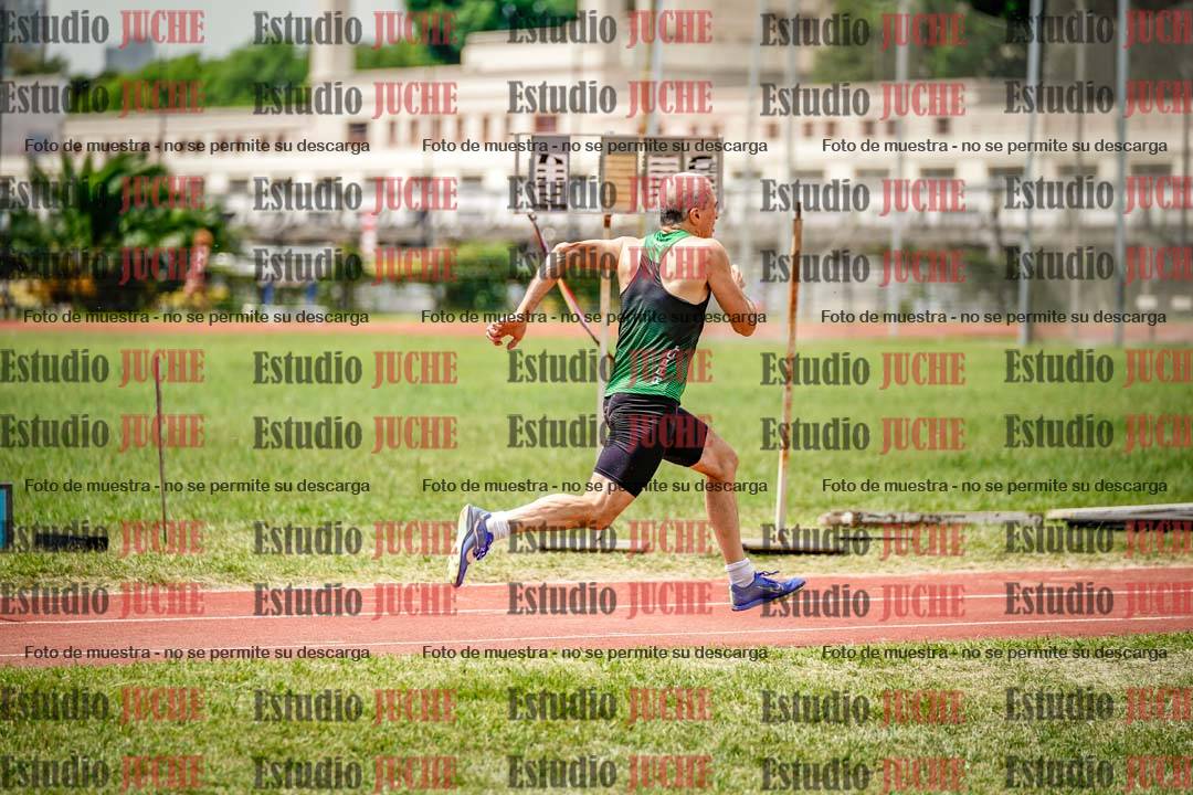 Fotos del salto en largo de varones