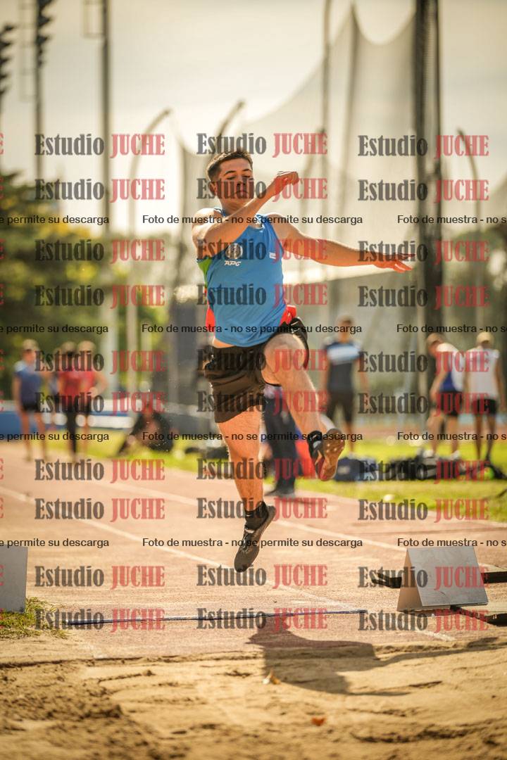 Fotos del salto en largo de varones