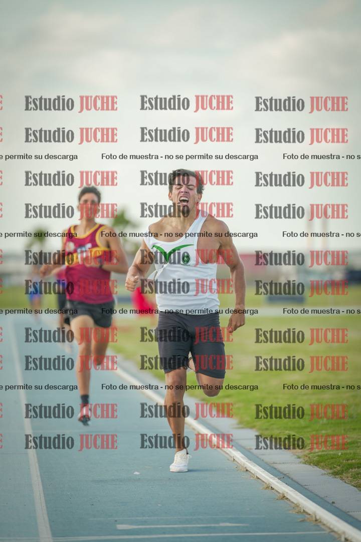Fotos de los 800 m llanos de varones