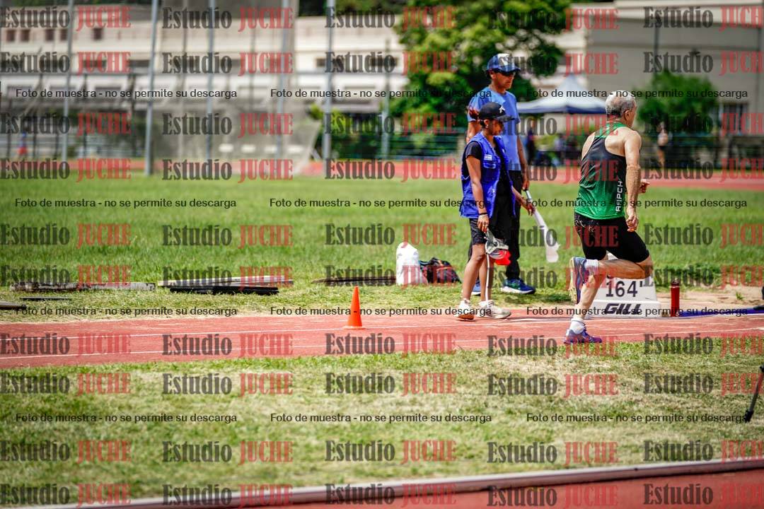 Fotos del salto en largo de varones