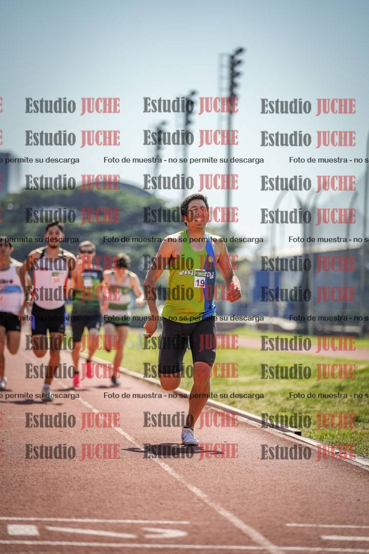 Fotos de los 800 m llanos de varones