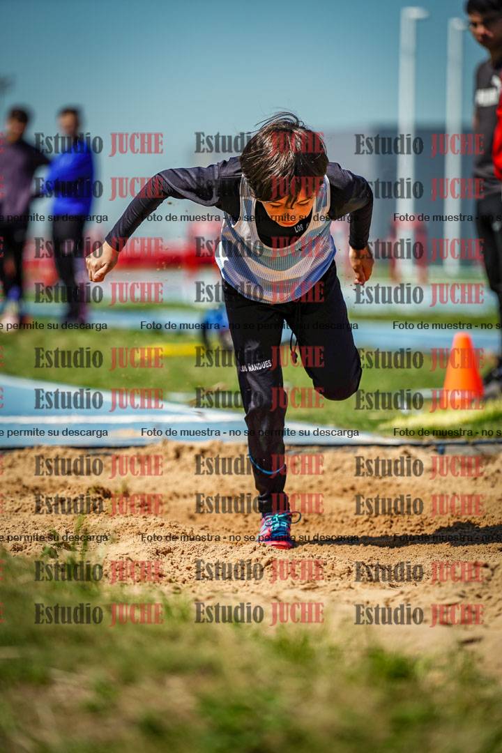 Fotos del salto en largo de varones - U12